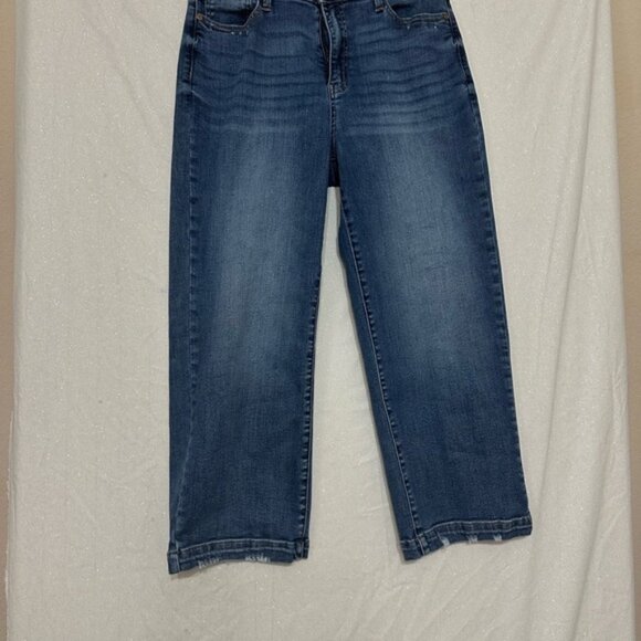 Judy Blue Denim - Judy Blue Look at Me Now Wide Leg Crop Blue Jeans. Size 11/30